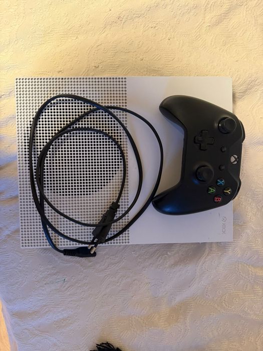 Xbox One S 1Tb..