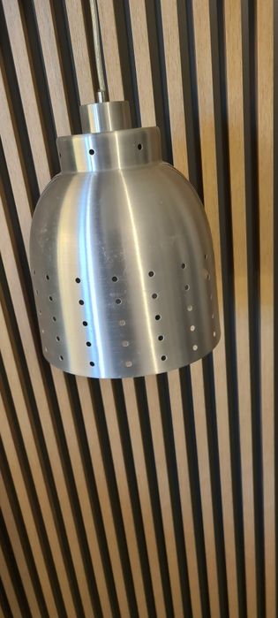 2 zwisające lampy z IKEA, idealne nad stół, barek