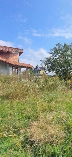 Продається добротній будинок в селі Угринів район Пасічної