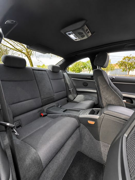BMW 320I Coupé Pack M - livro de revisões completo na BMW