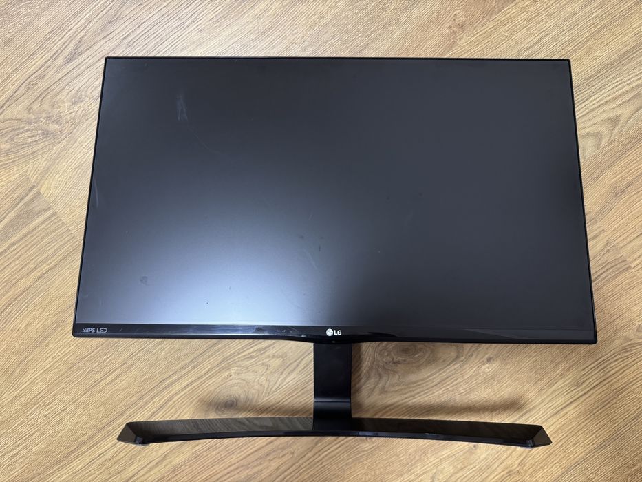 Продам б/у монитор LG 23