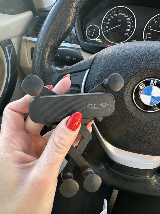 Тримач для телефону в авто