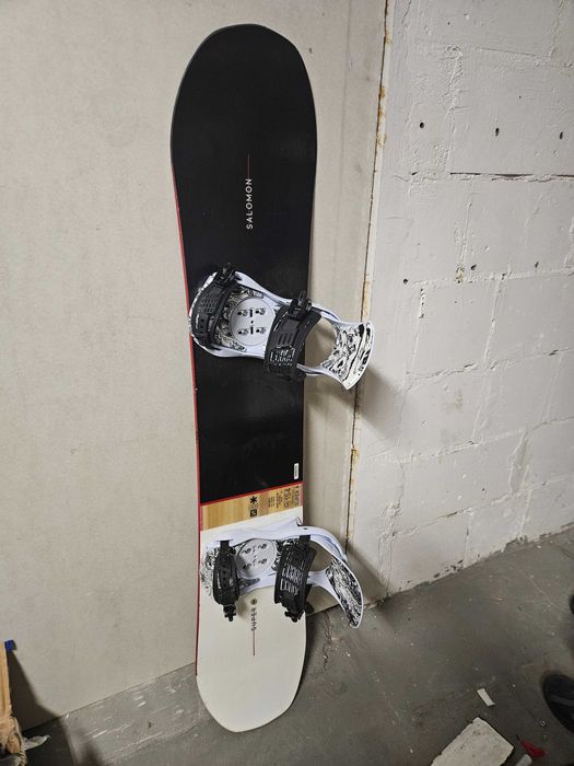 Deska snowboardowa Salomon 154cm 155cm z nowymi wiązaniami