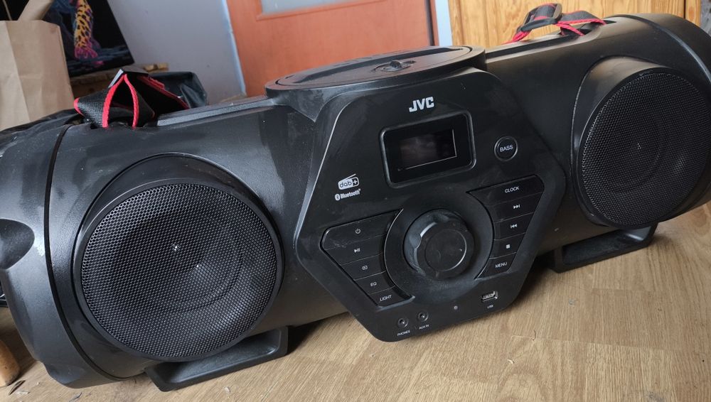 JVC RV-NB300DAB Boombox