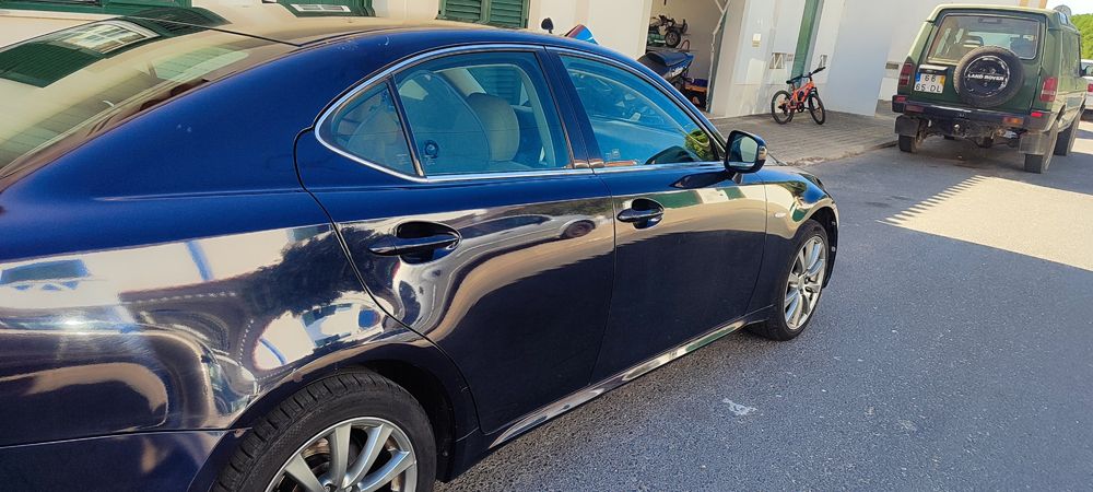 Lexus is 220d vendo