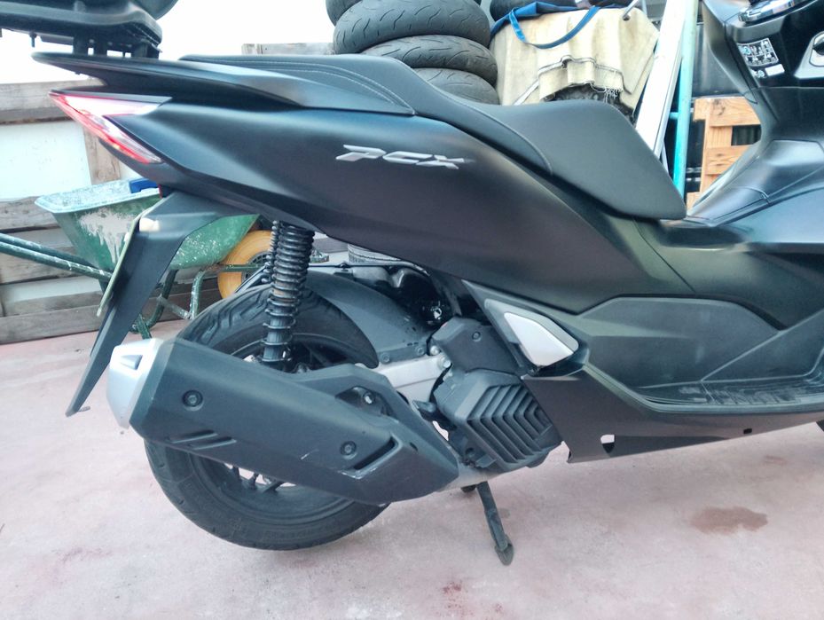 Honda PCX 125 de 2023 com 6800kms