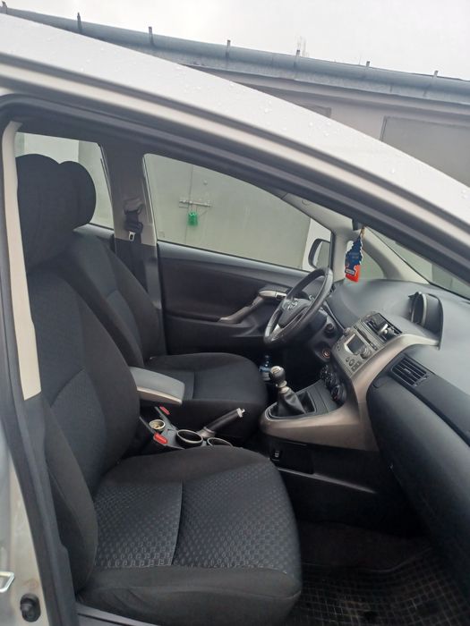 TOYOTA  VERSO 1.6   benzyna + gaz   2009 rok