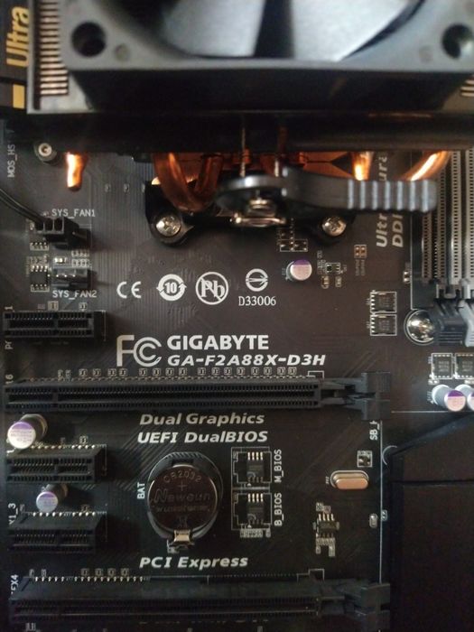 Płyta Gigabyte z Procesorem i grafiką .