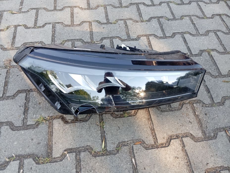 Lampa reflektor prawy przód Skoda Octavia IV 4 Oryginał Europa Full LED