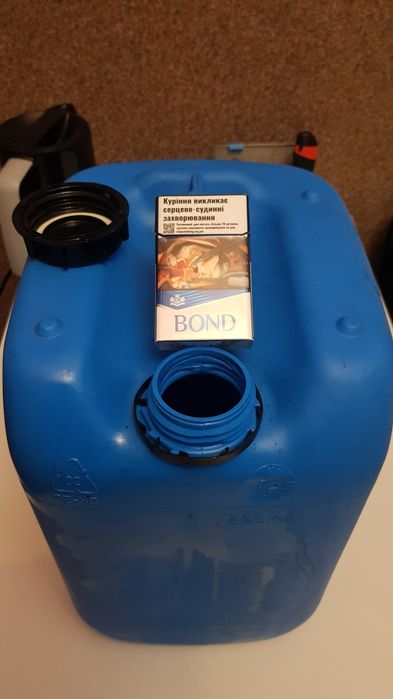 пластиковые канистры 20л. Б/у