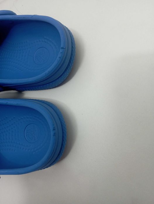 Легенькі Crocs у розмірі 12-13