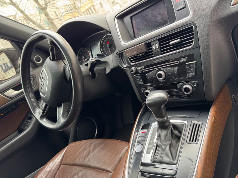 Продам Audi q5 2012