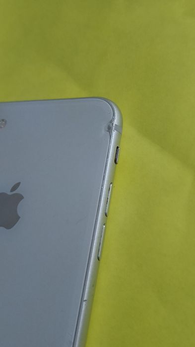 Продам IPhone 8 айфон на 64 гб
