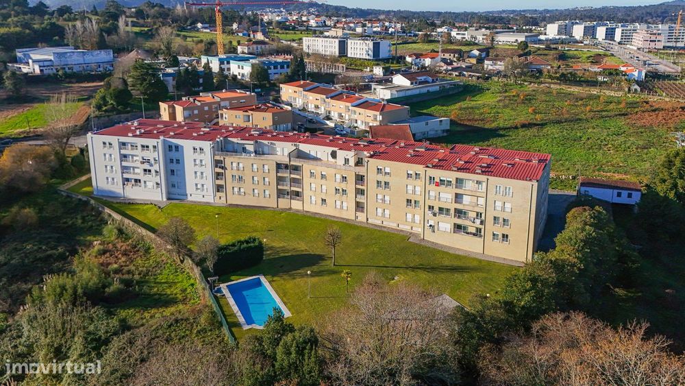 T3 com Suíte | Condomínio Fechado com Piscina | Barcelinhos
