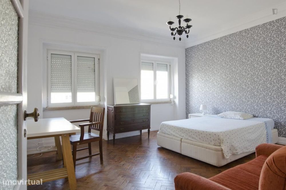 Quarto - localizado em Roma-Areeiro Lisbon