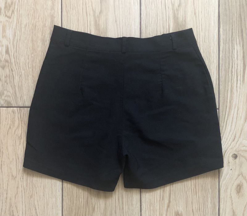 Czarne elastyczne szorty S