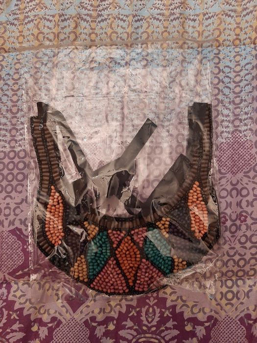 Colar com missangas madeira