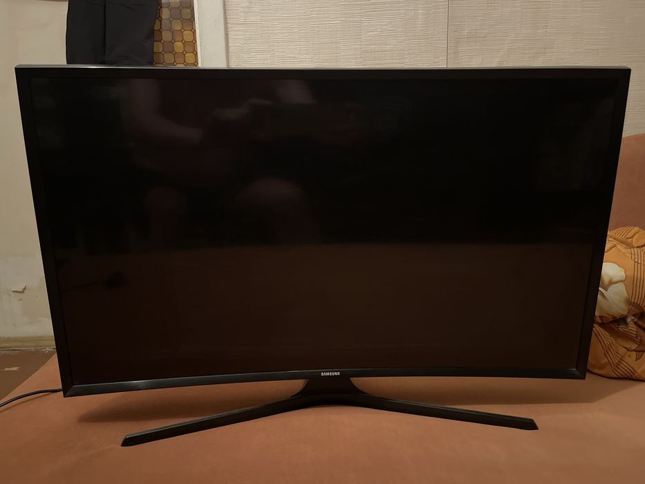 Телевизор samsung ue32j6500au в хорошем состоянии