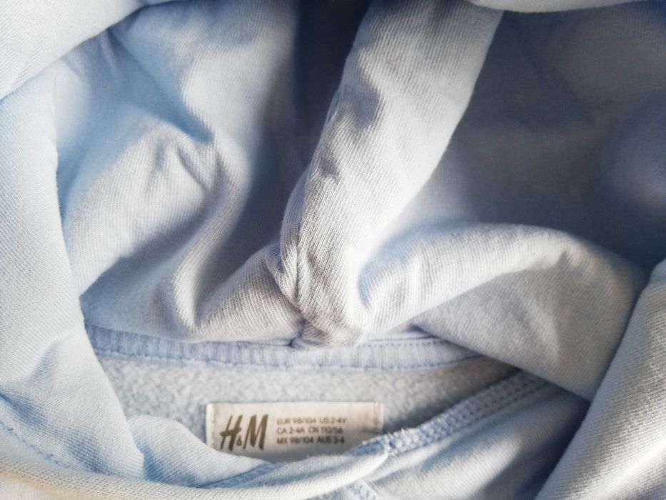 Sweat menino c/ capuz H&M Tam.98-104cm - em excelente estado!