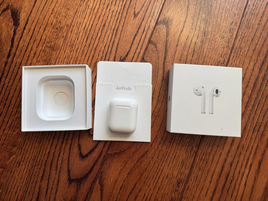 Apple AirPods (1-го покоління)