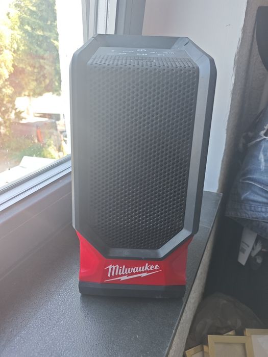 Milwaukee bluetooth kołumna głośnik m18