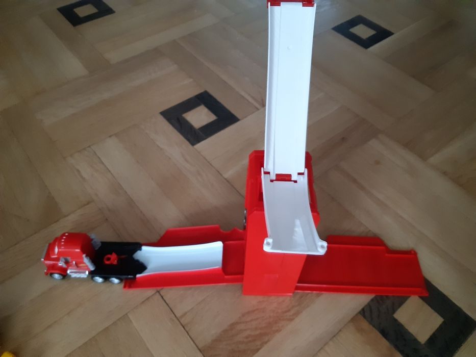 Mcqueen kaskaderska skocznia