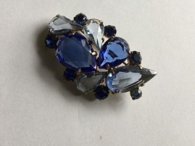 Broszka z casów PRL Jablonex