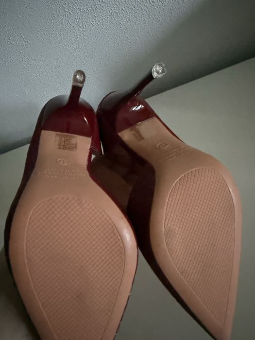 Продам жіночі лабутени