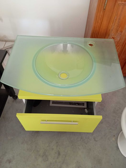 Móvel baixo WC ou quarto de crianças