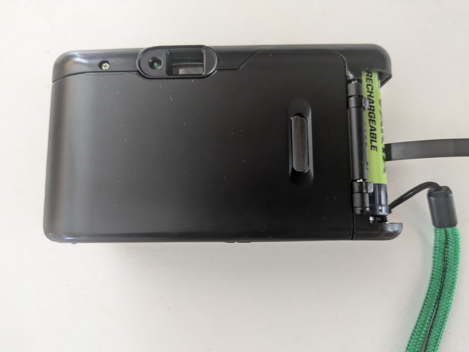Máquina fotográfica analógica Harman EZ-35