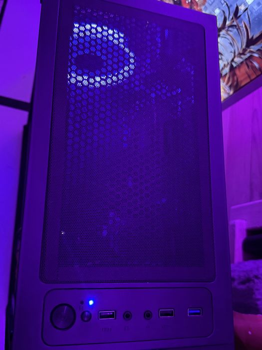 Komputer Gamingowy + 2 monitory (opis)