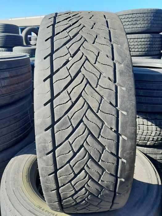 315/60R22.5 Goodyear KMAX D Treadmax