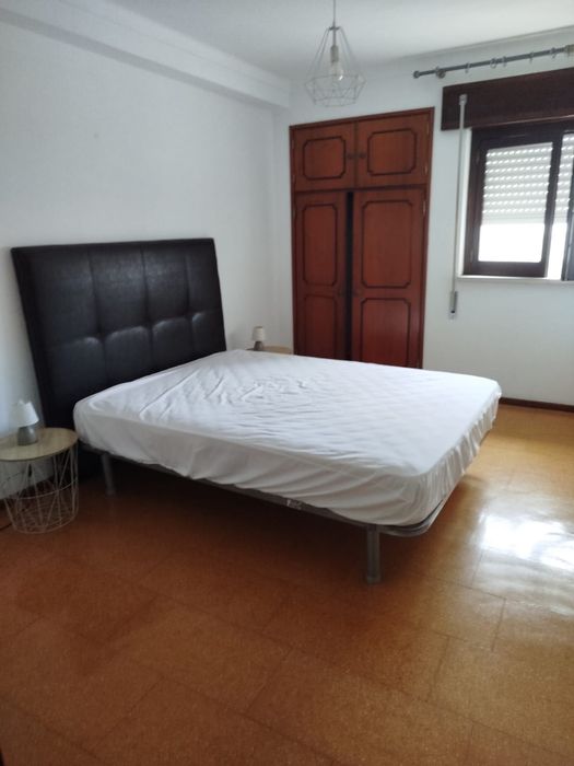 Apartamento T2 com lugar de garagem e varandas