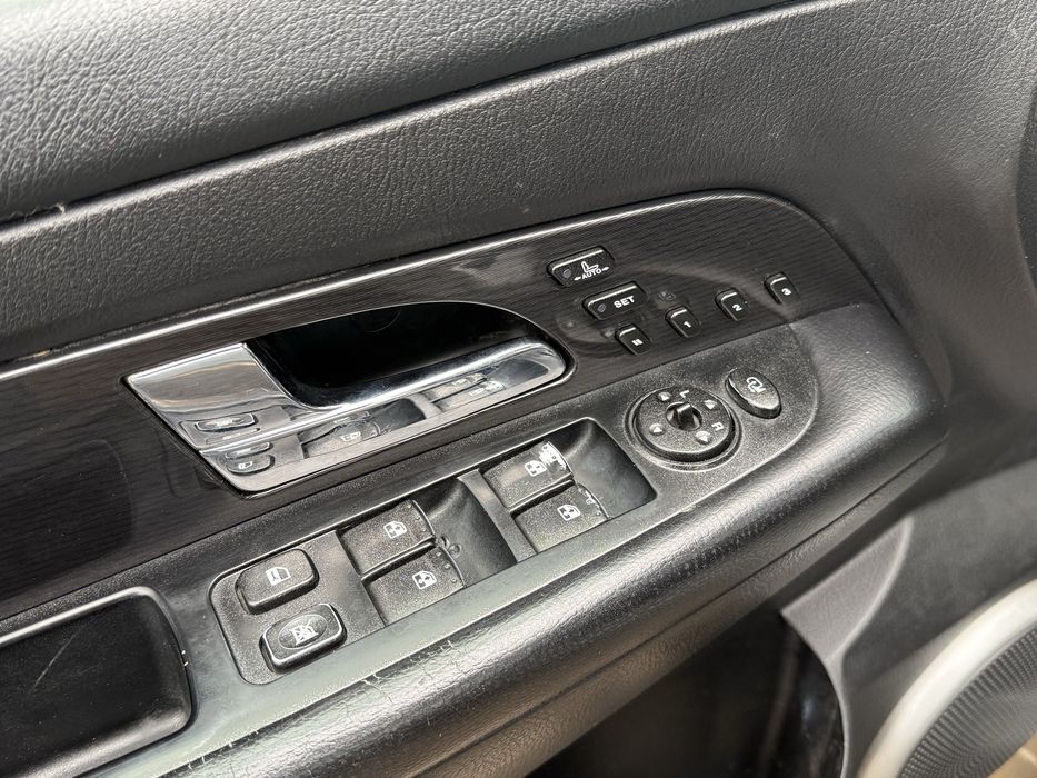 Продам Ssang Yong Rexton 2.7D 2010