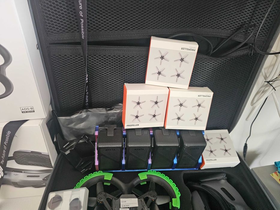Dron Dji AVATA + 4 baterie + Goggle Integra + 3 kontrolery + Filtry ND