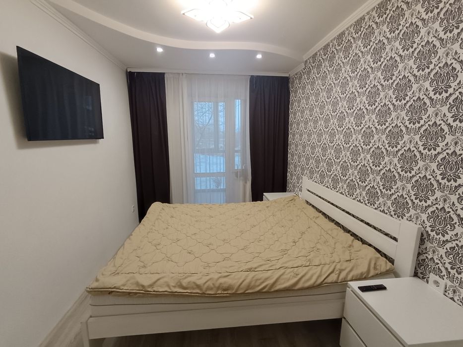 Двокімнатна 82 м квартира