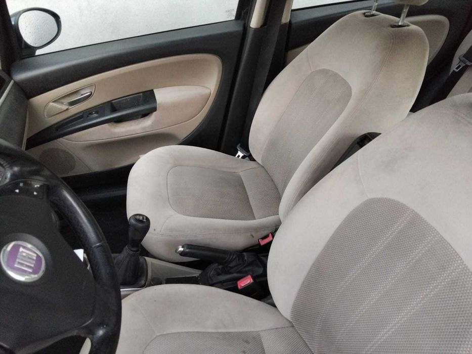 Fiat Línea 2008 com 230.000 km