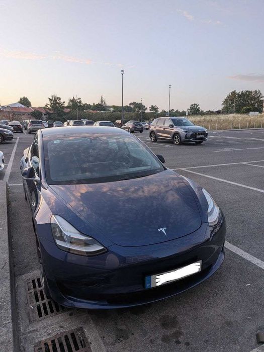 Vendo empresa TVDE com 2 Teslas