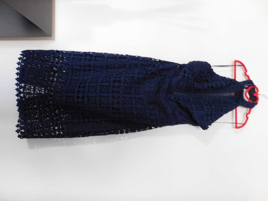 BooHoo sukienka koronka granatowa midi 40