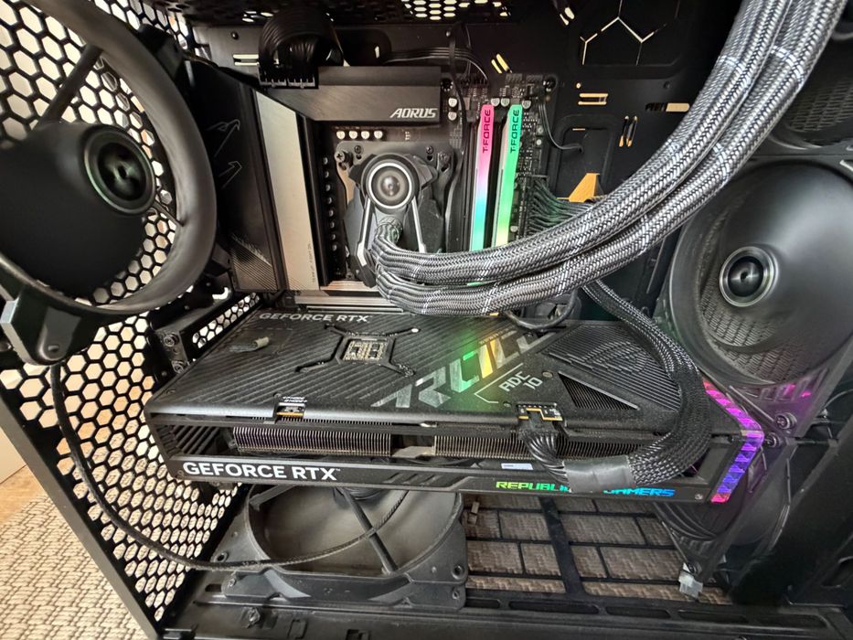7800x3D, 4070TI, 7200Mhz 32gb DDR5, 1tb m.2 ssd