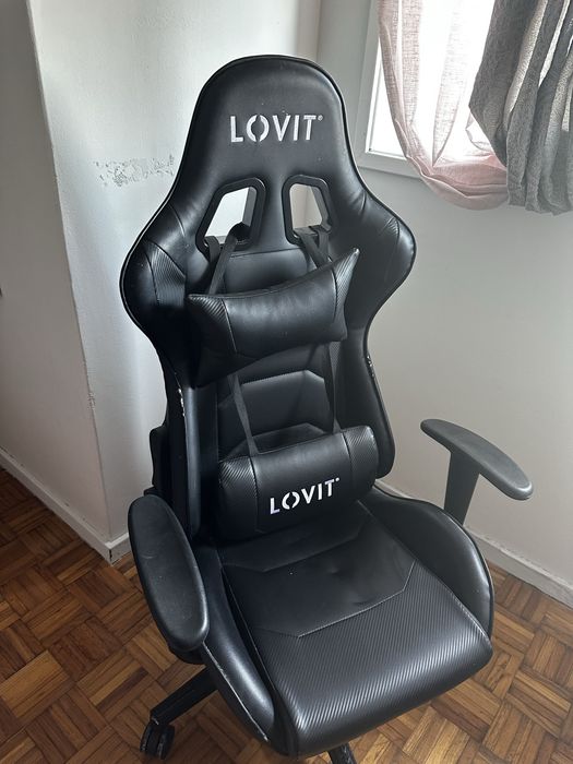Cadeira gaming.