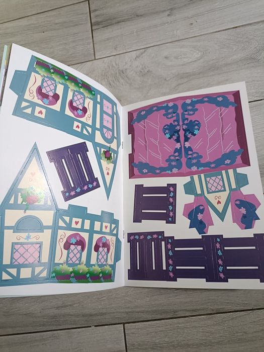 Gazeta nowy magazyn My Little Pony smok Spike domek do składania