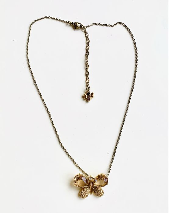 Винтажное колье-кулон в виде бабочки от бренда Swarovski из коллекции Aliza (модель Swarovski Aliza Crystal Gold Butterfly Pendant Necklace).