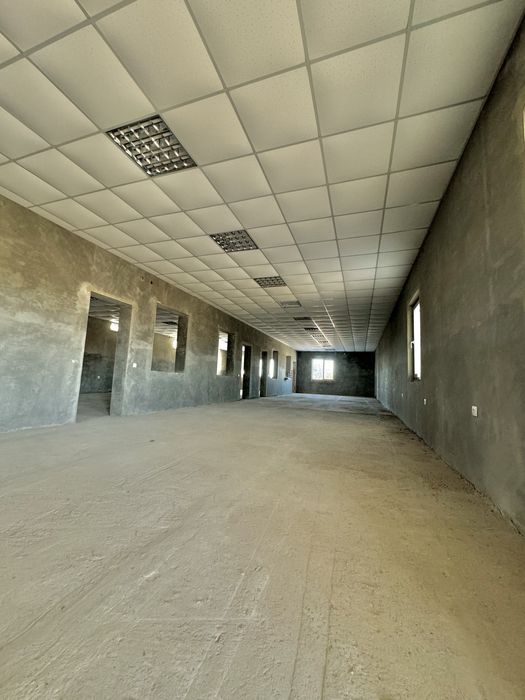 Будівля з приміщеннями виробничого,складського чи офісного призначення