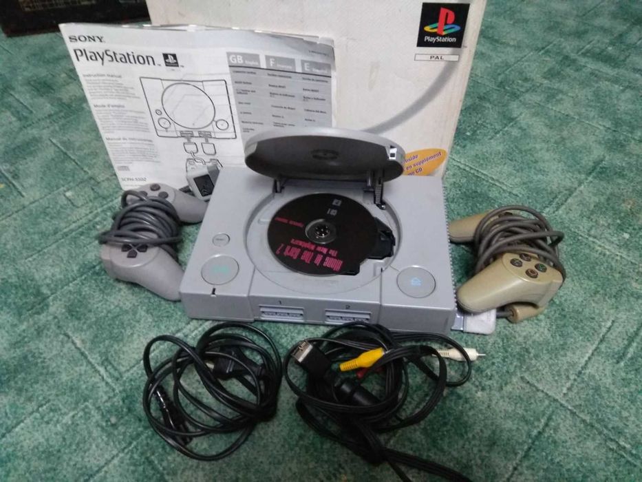 Продам Sony Playstation 1 оригинал