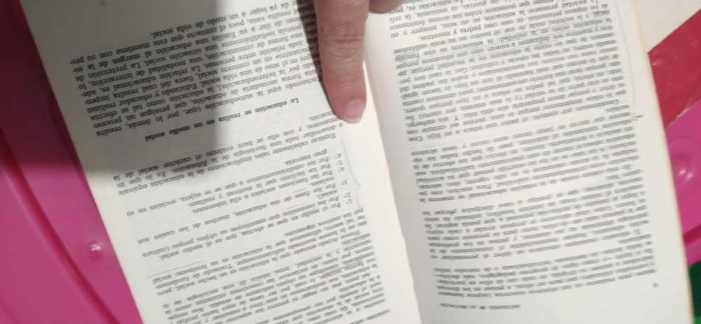 2 livros de educação universitários