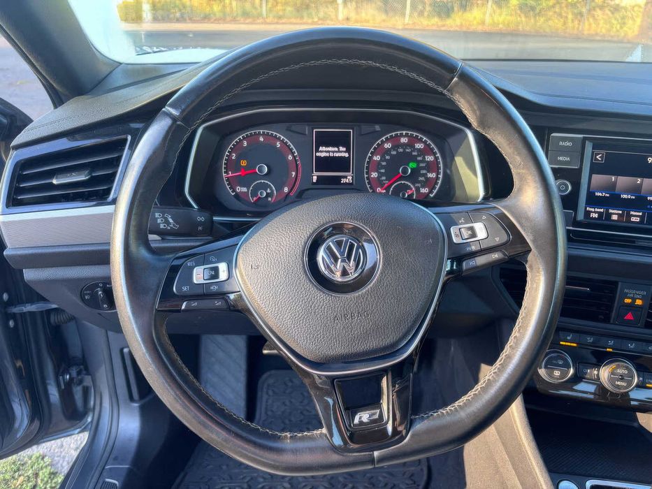 Volkswagen Jetta R-Line      2019