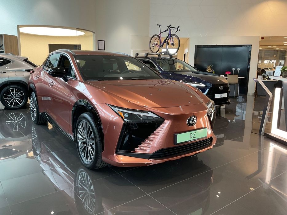Lexus RZ