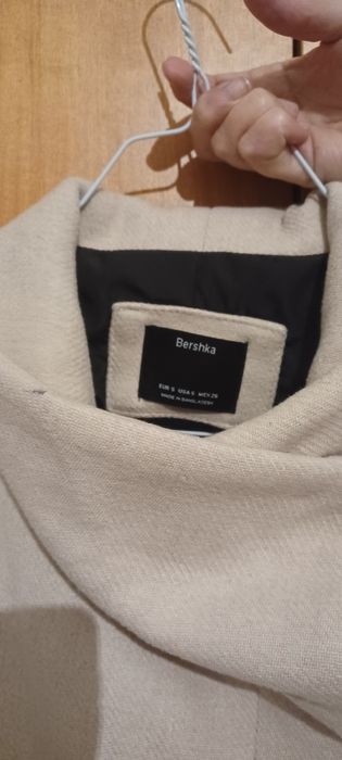 Sobretudo bege da Bershka