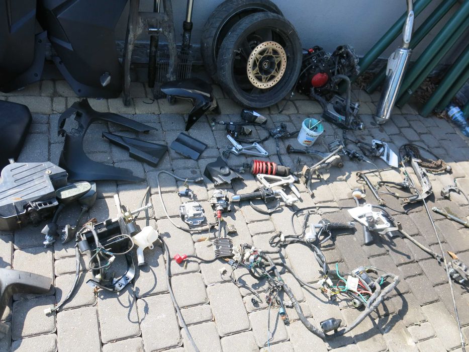 Komplet plastików Daelim VJF Roadsport 125 rok 2010